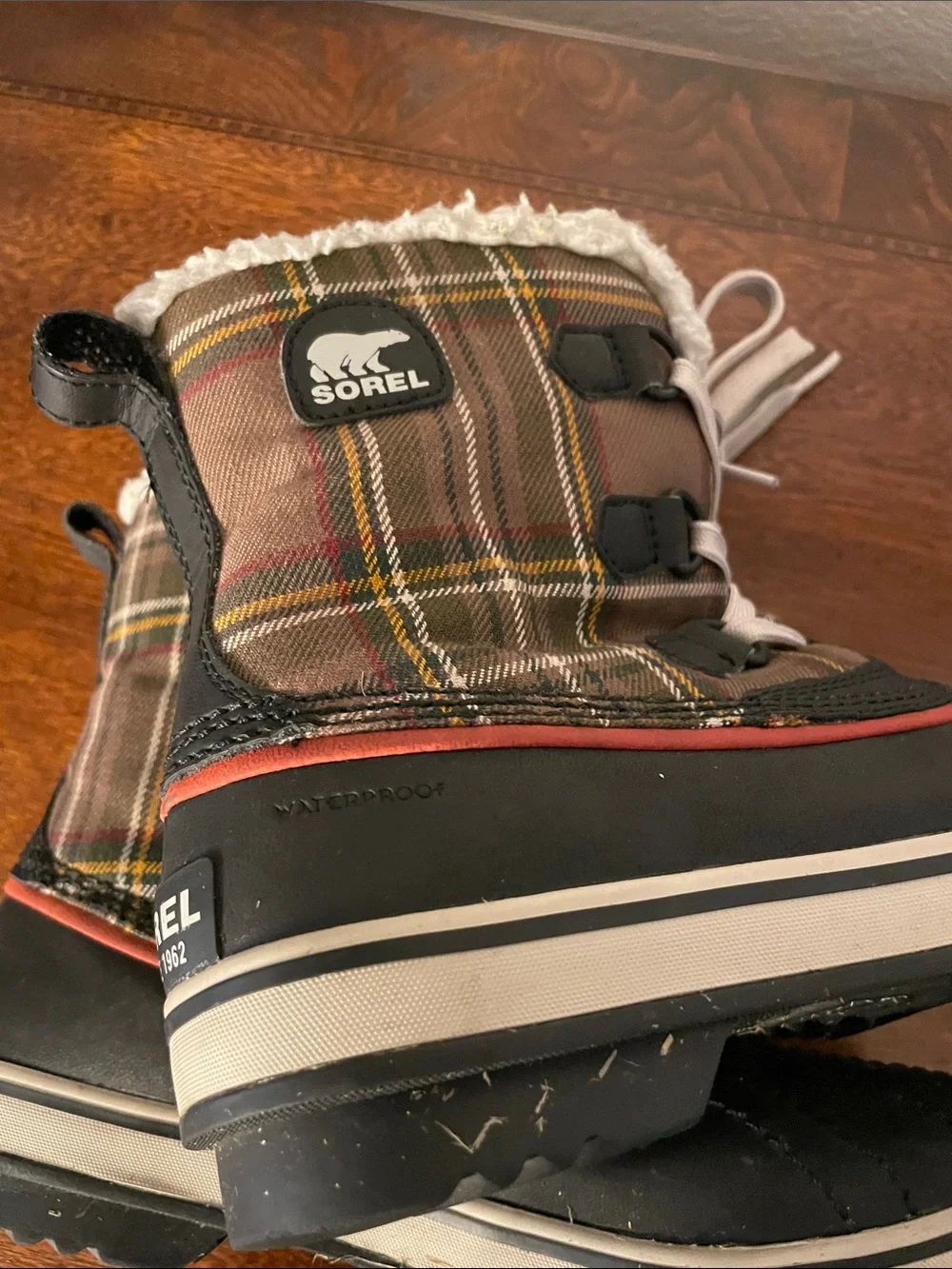 Sorel Kids Tivoli Plaid Duck Snow Boot kids size 3